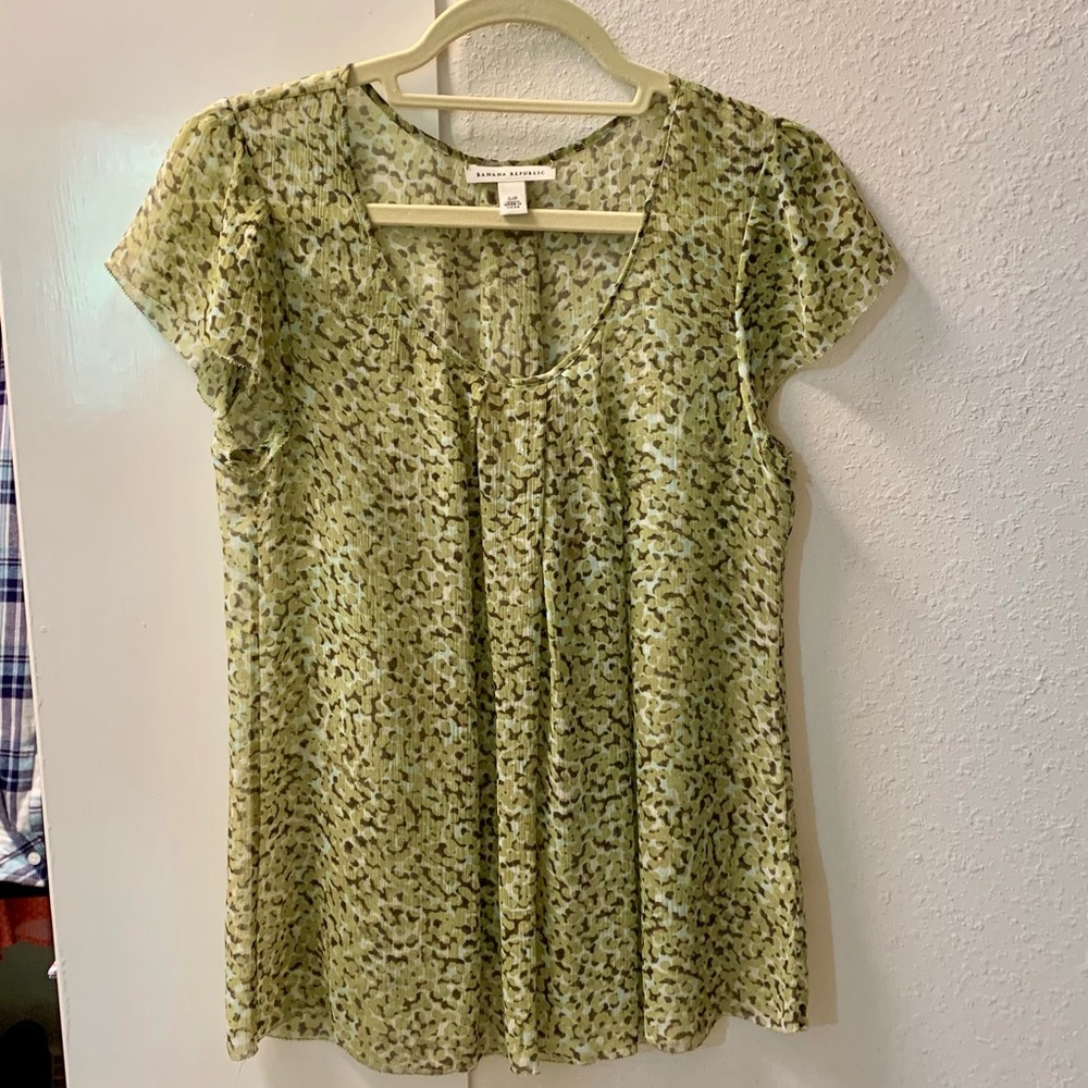 BANANA REP like new silk top